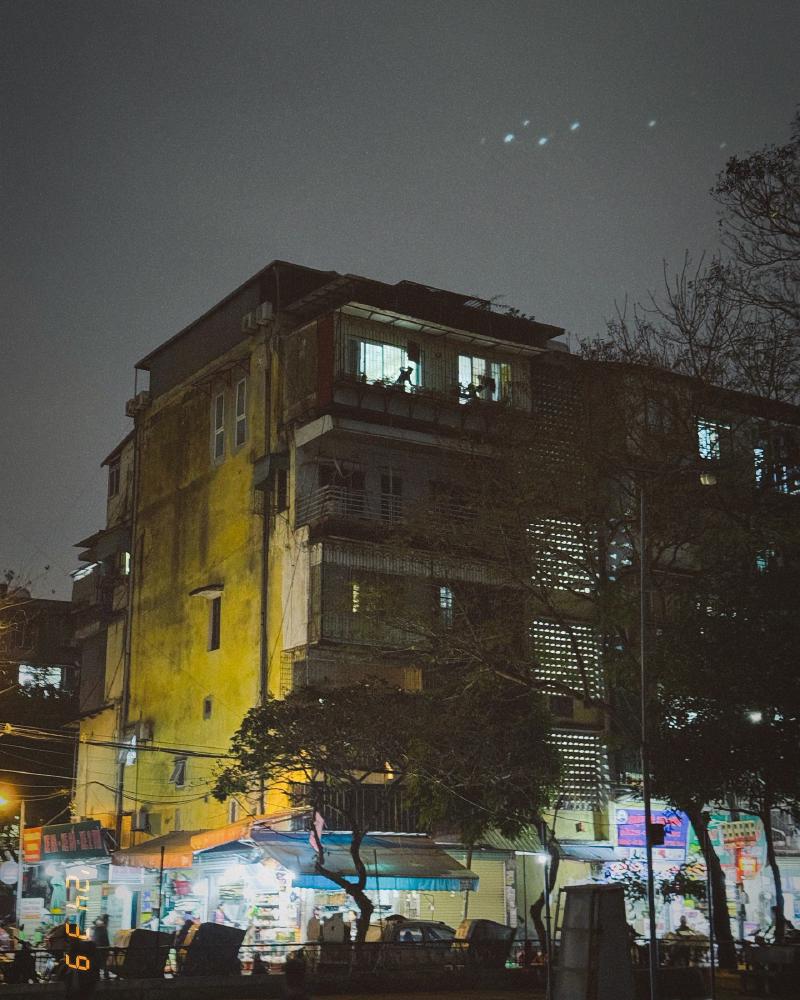 Nghĩa Tân, kể ra đi xa khỏi chỗ này cũng hơi buồn, bao nhiêu hàng quán xung quanh :(