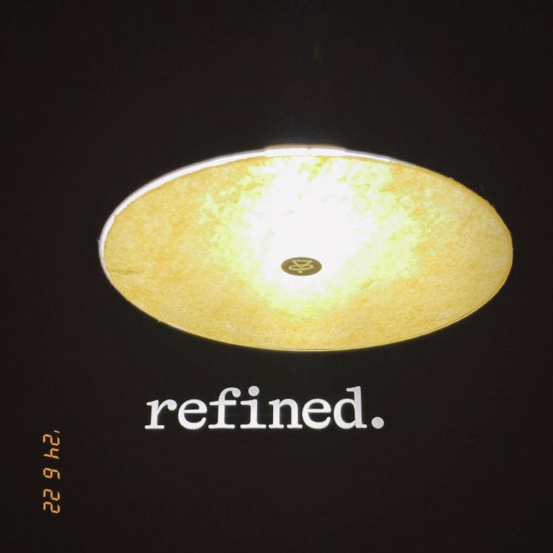 Thứ 7, dạo này ra khỏi nhà nhẹ nhàng, chỉ điện thoại, kính, tai nghe là đủ. Up cái ảnh cafe để các bạn biết mình vẫn uống :v Red Geisha Columbia, bạn refined. ghi thế chứ cũng chả biết nó từ đâu đến, hương berry thoang thoảng, vị hơi chua, có tí đắng, hậu vị ổn.  Vẫn chưa tìm đc em Geisha nào uống mà cảm giác thấy bất ngờ như Geisha được tặng đợt covid, chẹp…