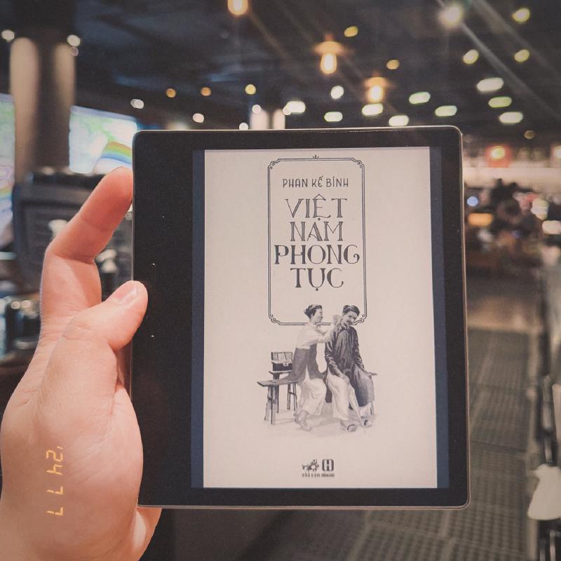 Sách cũ, nội dung càng cũ, hành văn thấy ko hạp cho lắm, cơ mà đọc được, quá nhiều thứ chưa biết, nhiều thứ đã mai một dần.