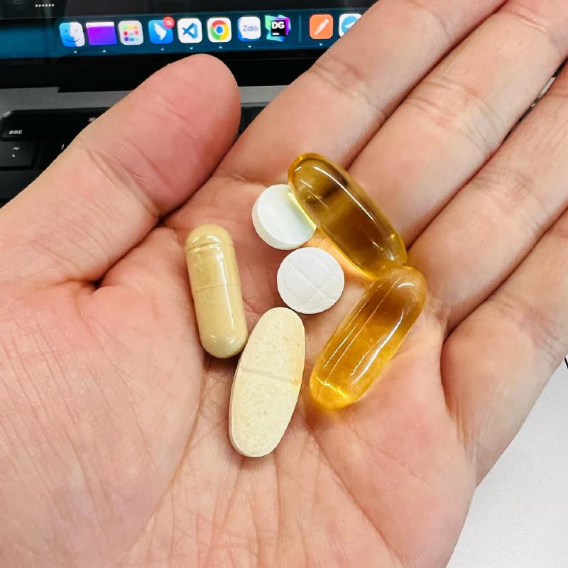 Tuổi già nó đến, ăn sáng cũng thấy mệt >.<