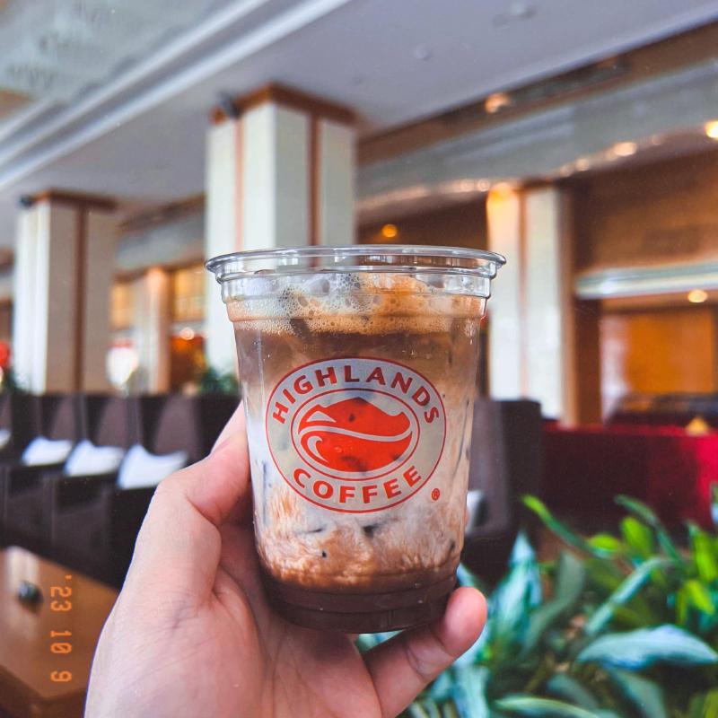 Đi trăm cây số để uống cafe mà không thấy đâu =]]