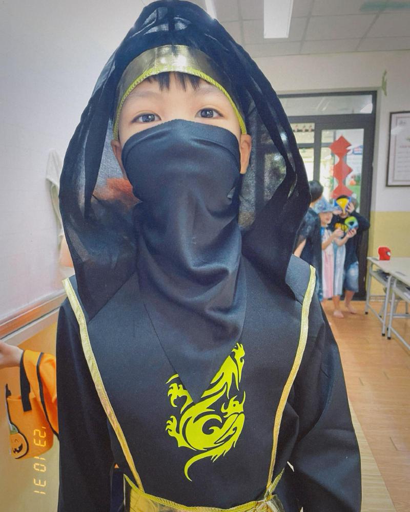 Nhà có ông ninja đang học Ẩn thân chi thuật