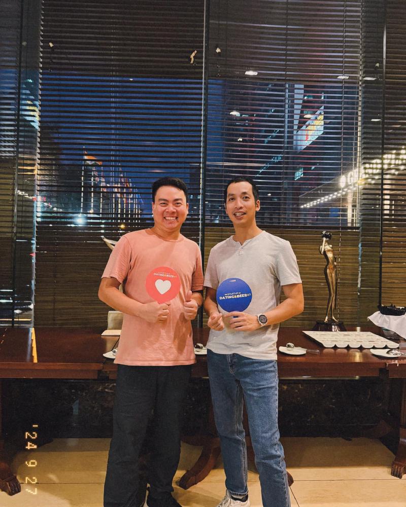 Đẹp zai luôn, như celeb =]] #TAOStartup #startupdatingandbeer