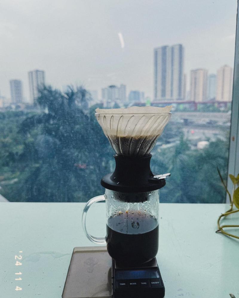 Lâu ko pour, thành ra là có mẻ cafe nhưng lại như cải mèo luộc :))