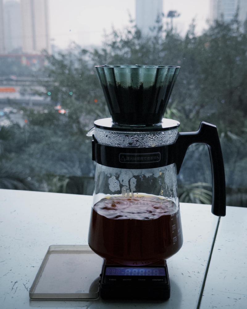 Minos Cupcake, lần đầu chơi hàng flat bottom và giấy Kalita, mượt kinh khủng :))