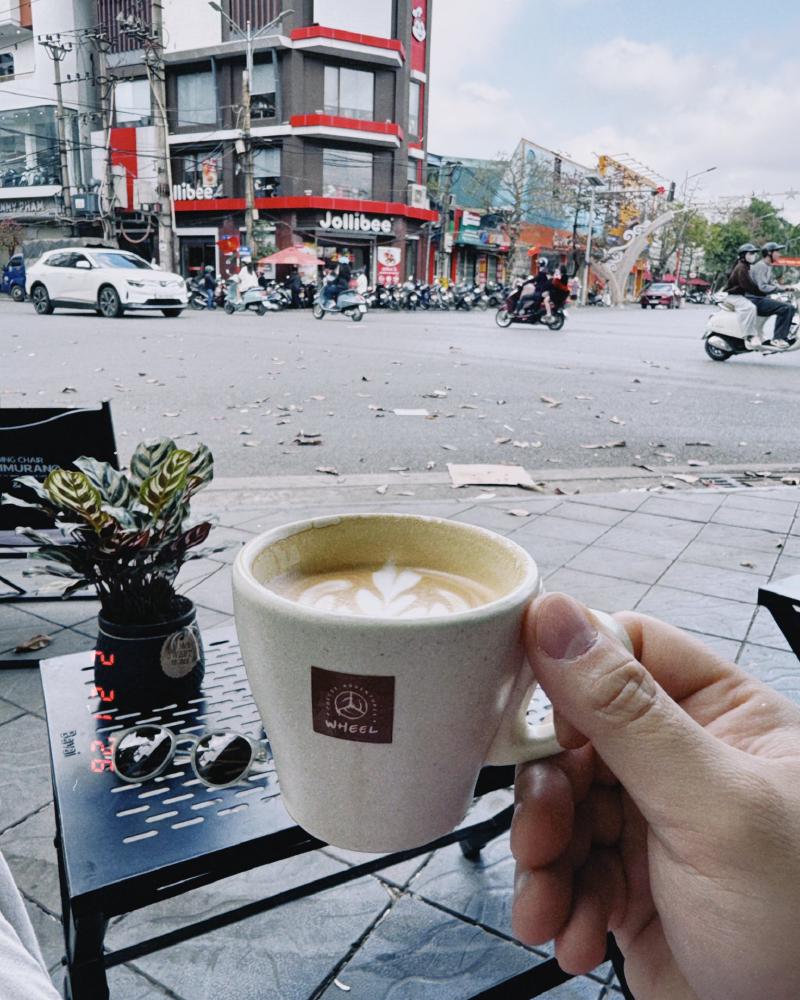 Sau bao năm cuối cùng cũng được uống arabica Colum ở quê nhà, vã quá làm luôn cả capu lẫn ame luôn =]]